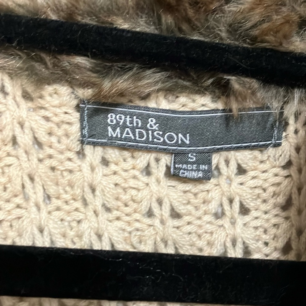 Chic Faux Fur Vest in Brown and Cream - Picture 2 of 12
